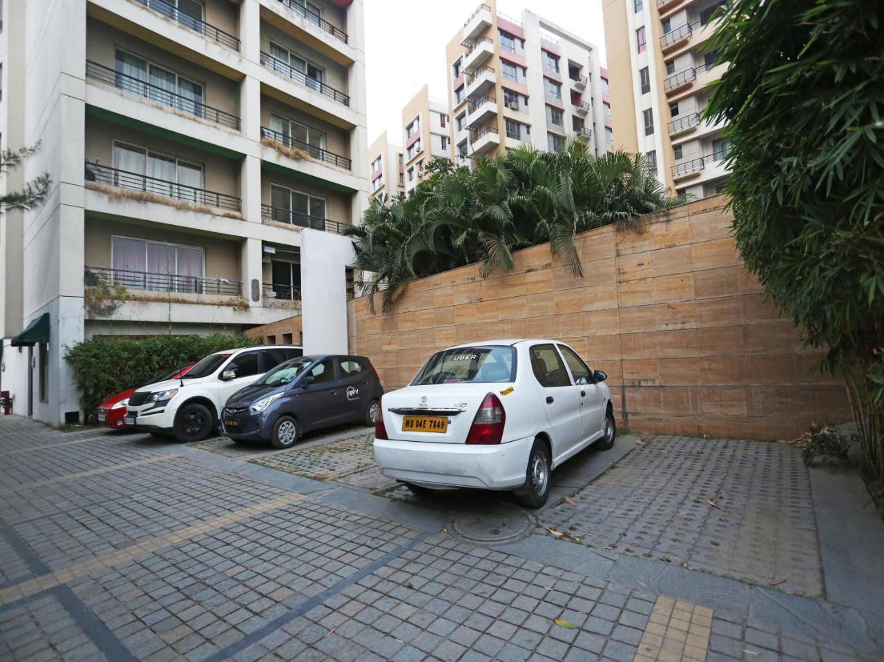 Capital O 10212 Hotel West Willows Xanadu Calcutta Exteriör bild