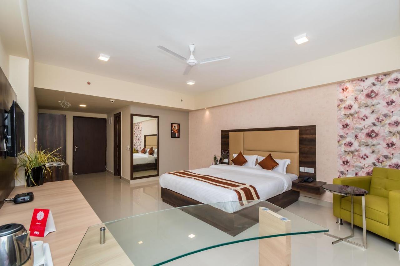 Capital O 10212 Hotel West Willows Xanadu Calcutta Exteriör bild