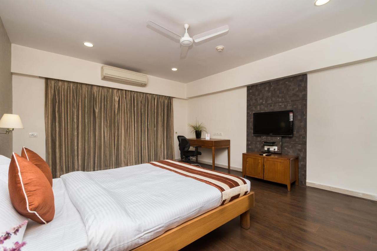 Capital O 10212 Hotel West Willows Xanadu Calcutta Exteriör bild