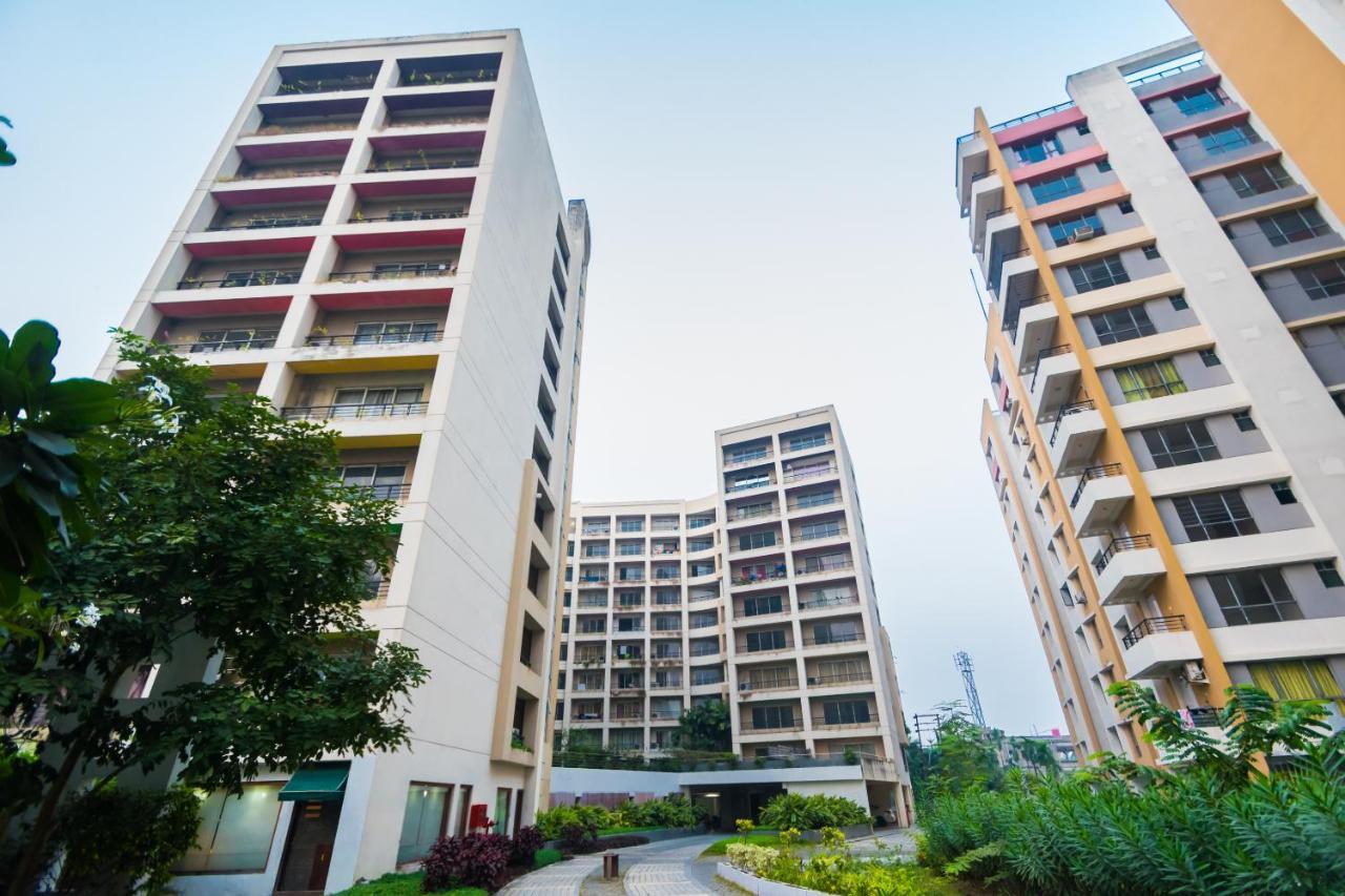 Capital O 10212 Hotel West Willows Xanadu Calcutta Exteriör bild