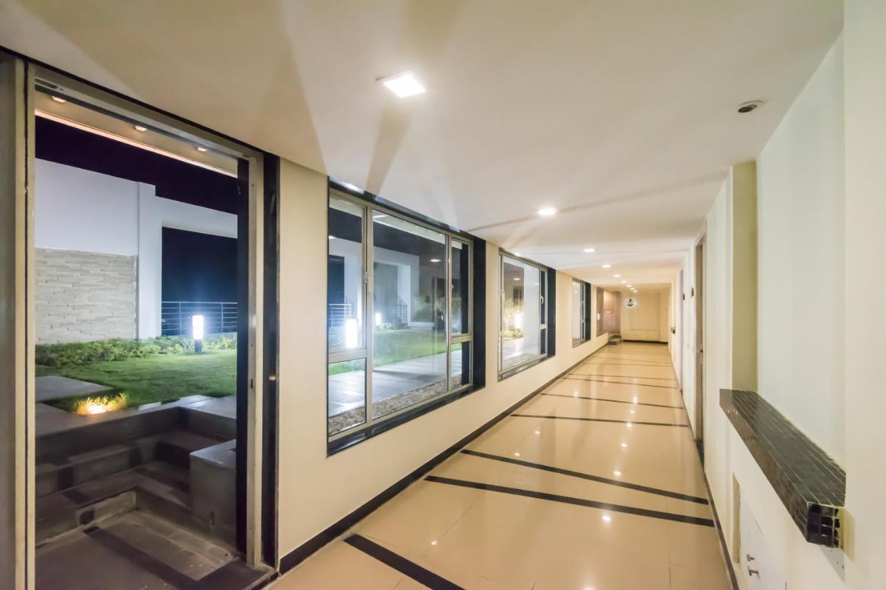 Capital O 10212 Hotel West Willows Xanadu Calcutta Exteriör bild