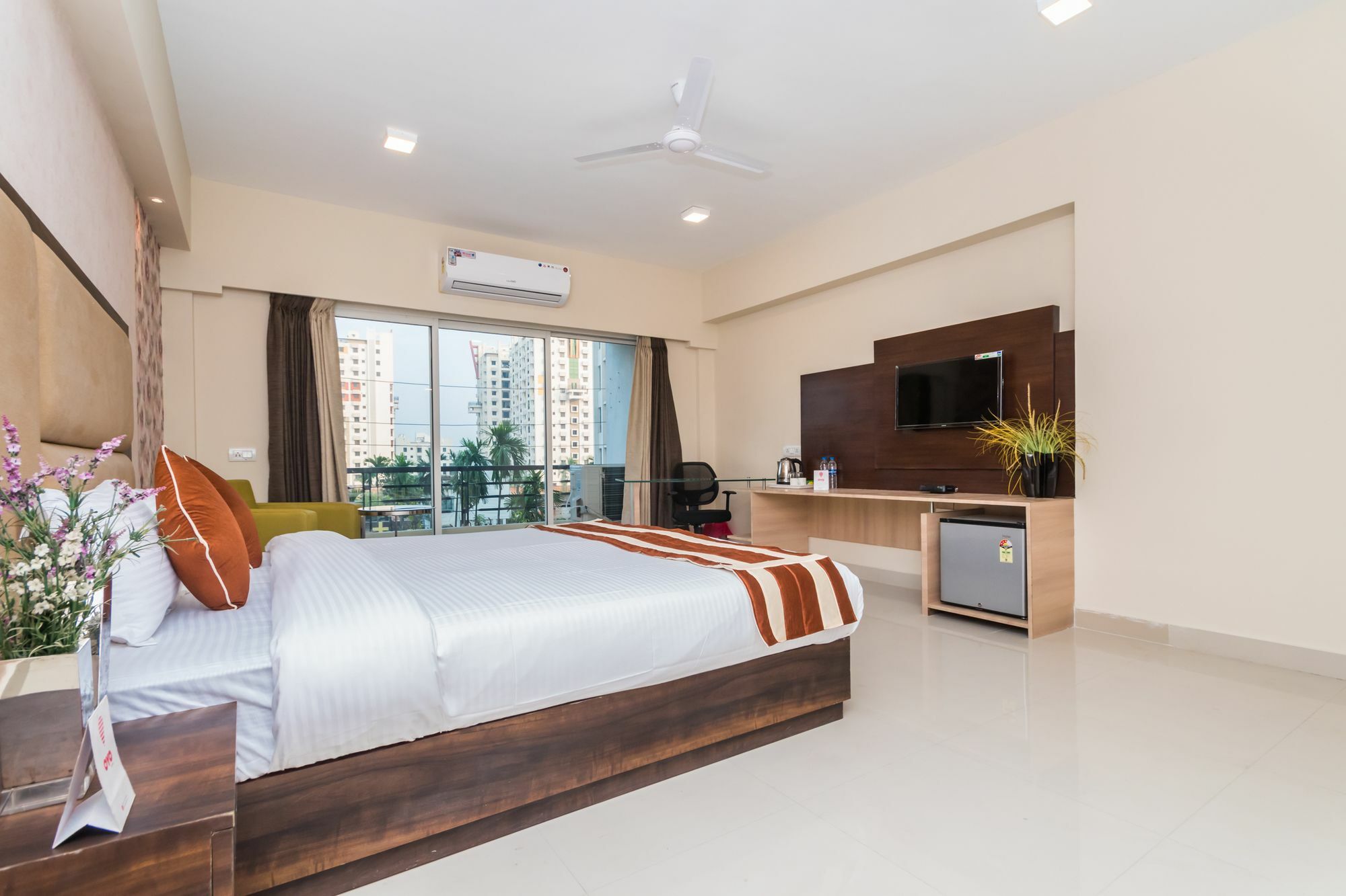 Capital O 10212 Hotel West Willows Xanadu Calcutta Exteriör bild