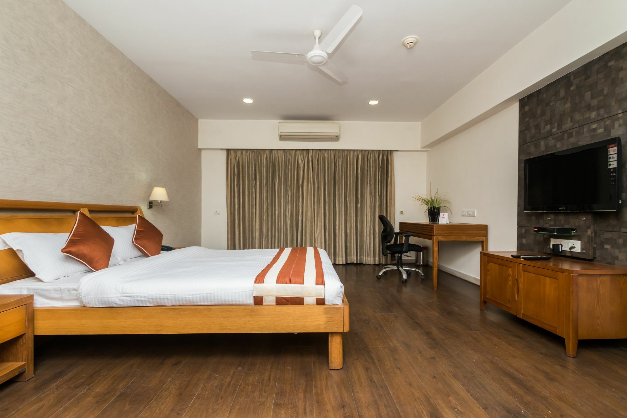 Capital O 10212 Hotel West Willows Xanadu Calcutta Exteriör bild