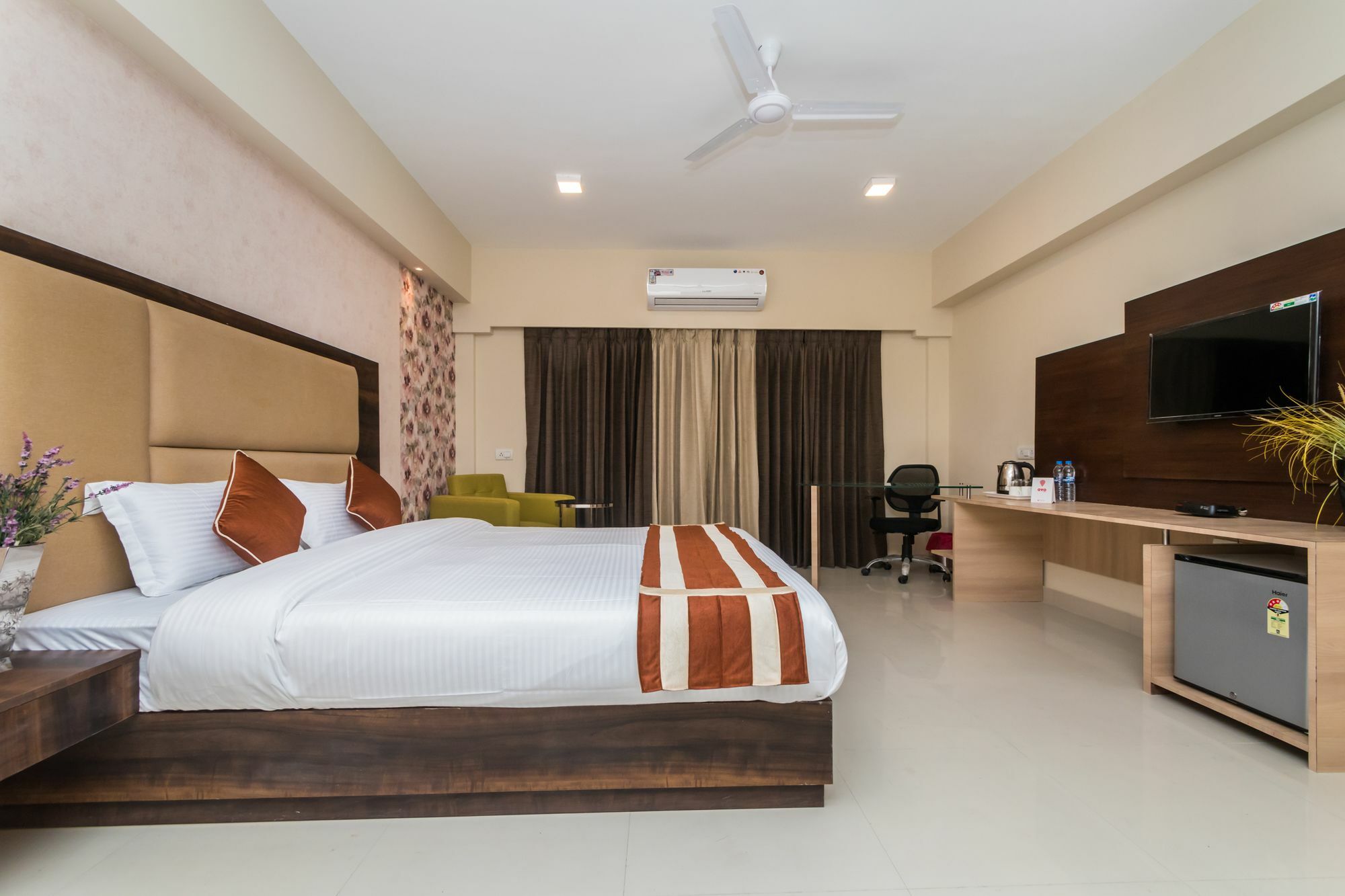 Capital O 10212 Hotel West Willows Xanadu Calcutta Exteriör bild