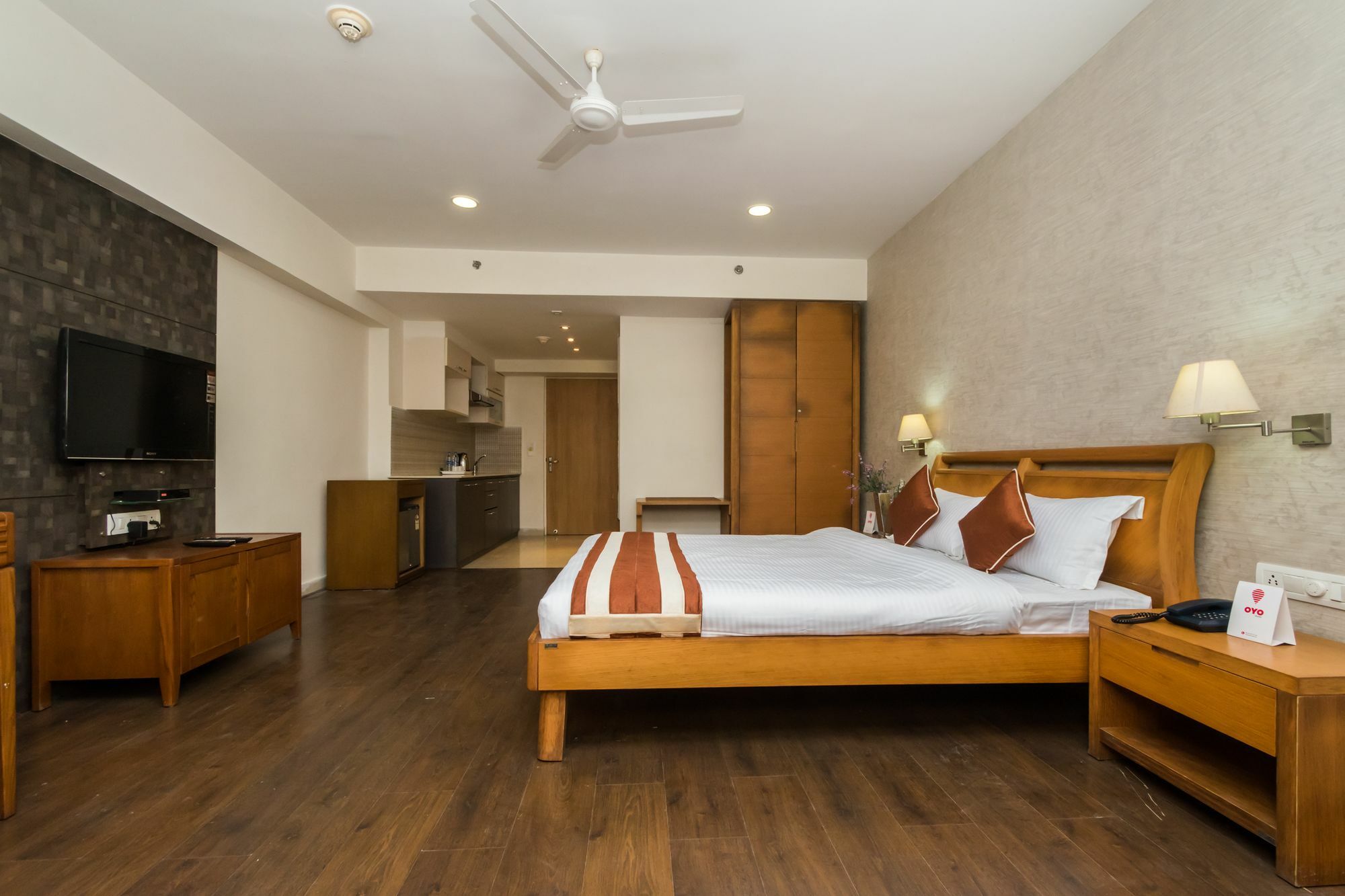 Capital O 10212 Hotel West Willows Xanadu Calcutta Exteriör bild